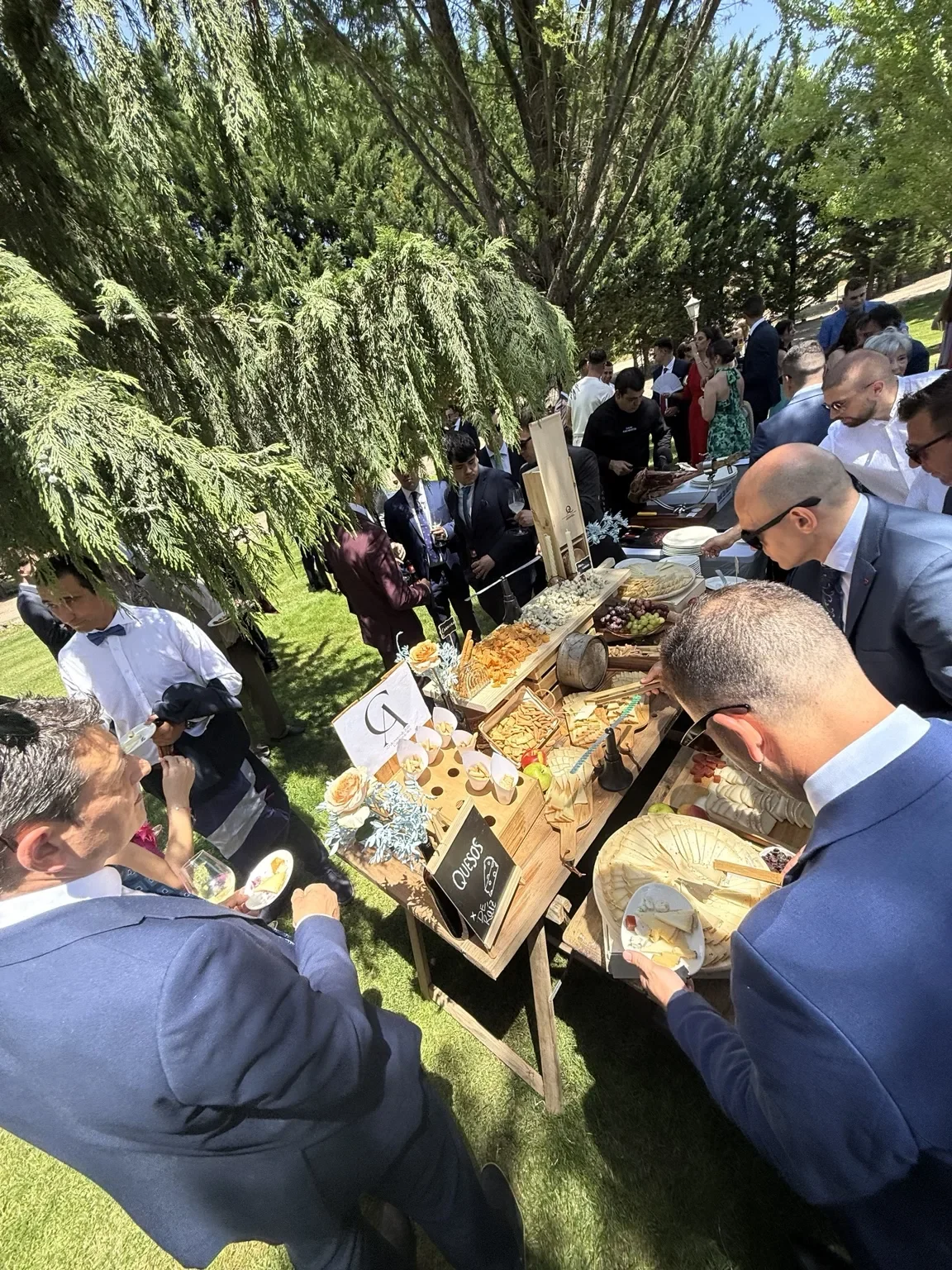 Mesa de quesos al aire libre